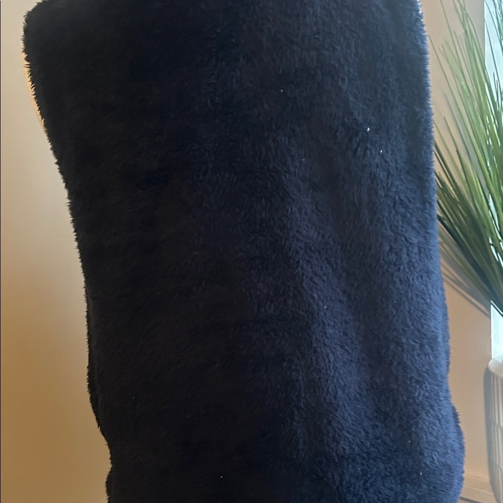 Umgee Navy Fleece Zip-Up Vest With gold zipper size large - Picture 3 of 7